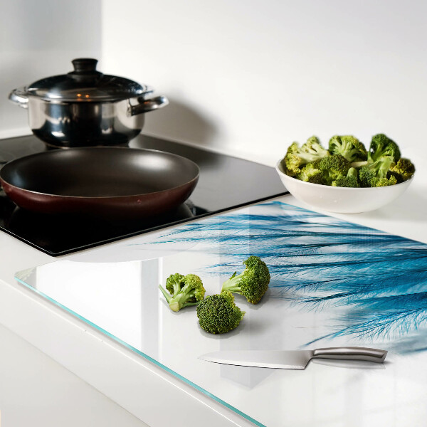 Tocător de bucătărie Pene albastre pe fundal alb