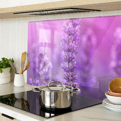 Tocător de bucătărie Flori de lavandă pe un fundal violet