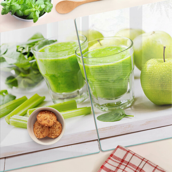 Tocător de bucătărie Smoothie verde cu ingrediente proaspete