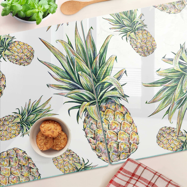 Tocător de bucătărie Ananas pe fundal alb