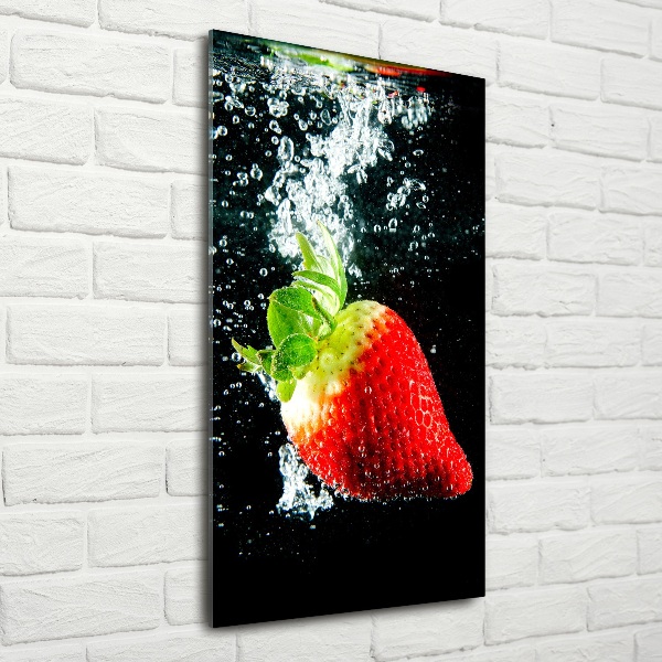 Fotografie imprimată pe sticlă Strawberry sub apa