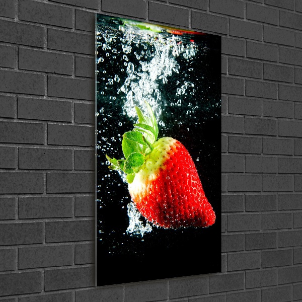 Fotografie imprimată pe sticlă Strawberry sub apa