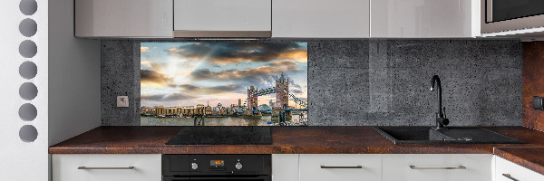 Panou sticla securizata bucatarie Tower Bridge din Londra