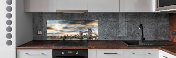 Panou sticla securizata bucatarie Tower Bridge din Londra