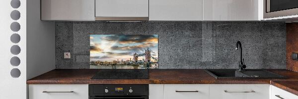 Panou sticla securizata bucatarie Tower Bridge din Londra