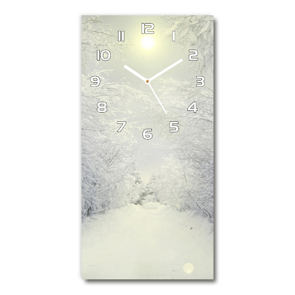 Ceas din sticlă dreptunghiular vertical pădure în timpul iernii