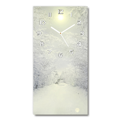 Ceas din sticlă dreptunghiular vertical pădure în timpul iernii