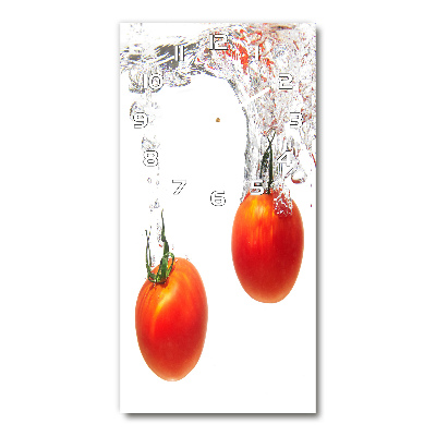 Ceas de sticlă pe perete vertical Tomatele sub apă