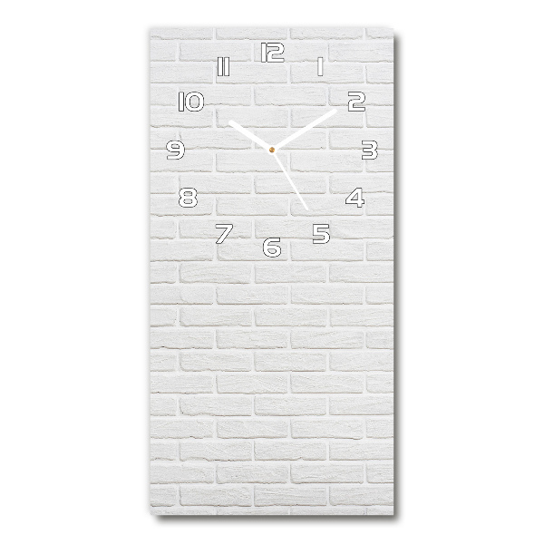 Ceas de sticlă pe perete vertical zid de cărămidă