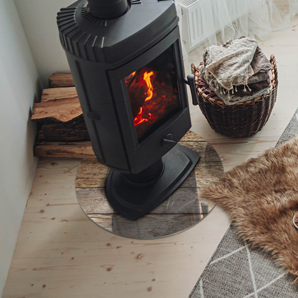 Sticlă rotundă sub sobă Fibre de lemn într-un stil natural