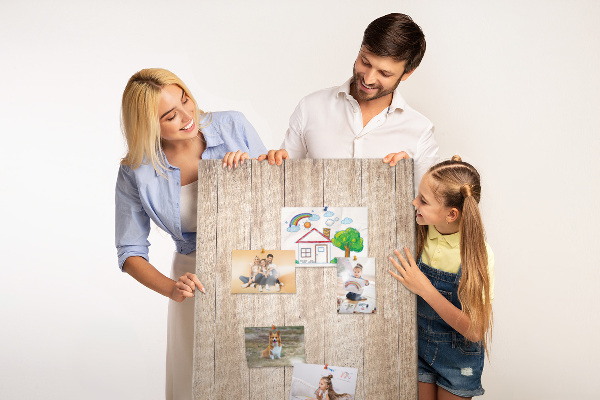 Tabla de pluta Model natural de plăci de lemn pe fundal