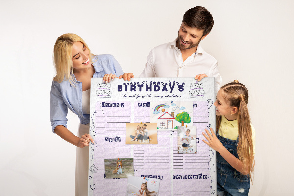 Tabla de pluta Calendar de ziua de naștere cu baloane colorate