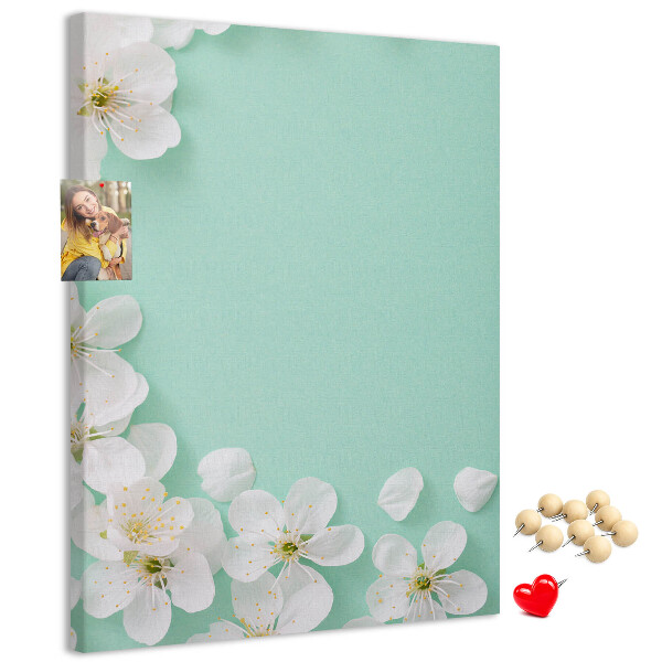 Panou plută Accente florale pe un fundal pastel