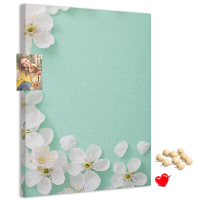 Panou plută Accente florale pe un fundal pastel