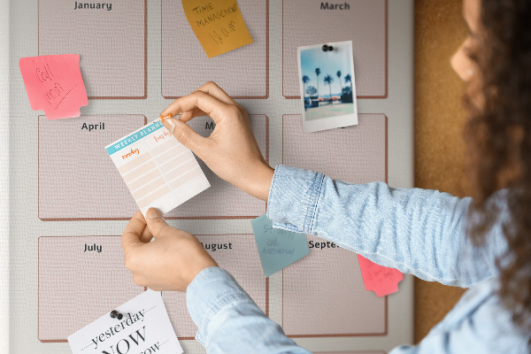 Panou plută Calendar de ziua de naștere cu spațiu pentru notițe