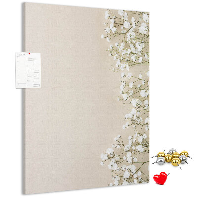 Tabla de pluta Flori delicate pe un fundal neutru