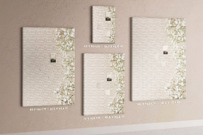 Tabla de pluta Flori delicate pe un fundal neutru
