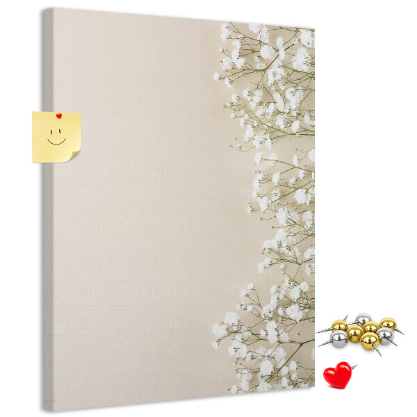 Tabla de pluta Flori delicate pe un fundal neutru