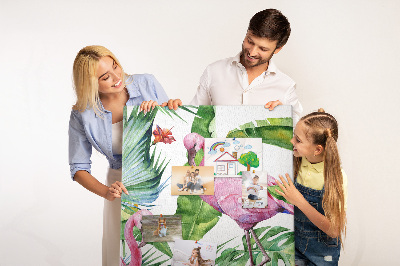 Panou plută Flamingo veseli într-un cadru tropical