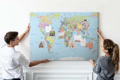 Panou de pluta Hartă a lumii cu continente colorate.