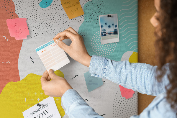 Panou din pluta Forme și modele abstracte colorate.