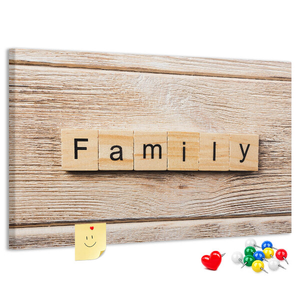 Panou din pluta Familie pe fundalul unei plăci de lemn