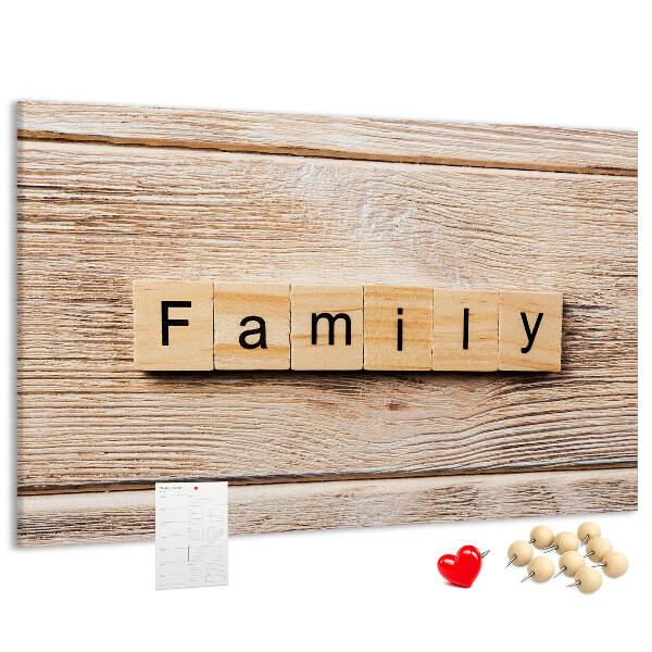 Panou din pluta Familie pe fundalul unei plăci de lemn