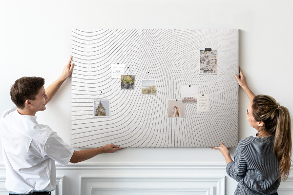Panou din pluta Valuri de linii într-un stil minimalist