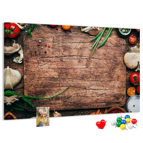 Panou din pluta Ingrediente naturale pe un fundal de lemn