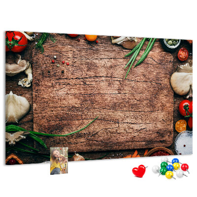 Panou din pluta Ingrediente naturale pe un fundal de lemn