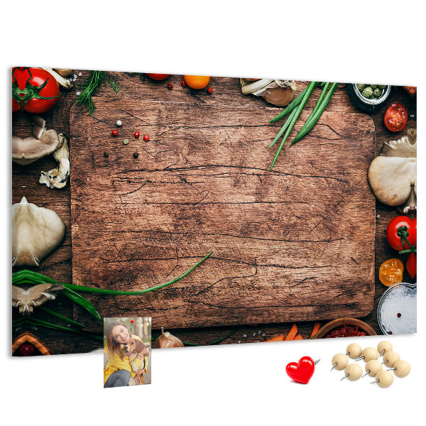 Panou din pluta Ingrediente naturale pe un fundal de lemn