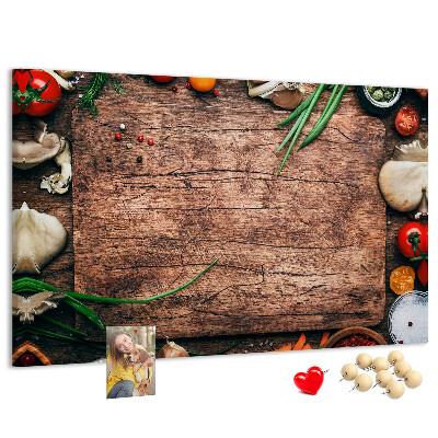 Panou din pluta Ingrediente naturale pe un fundal de lemn