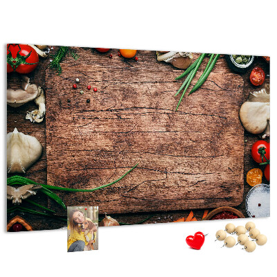 Panou din pluta Ingrediente naturale pe un fundal de lemn