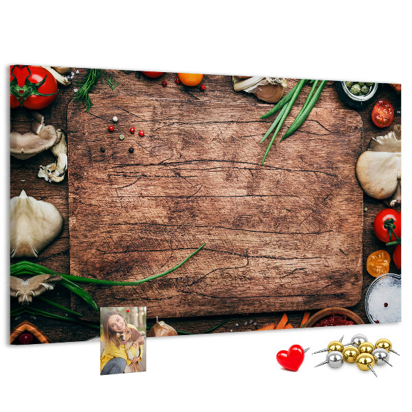 Panou din pluta Ingrediente naturale pe un fundal de lemn