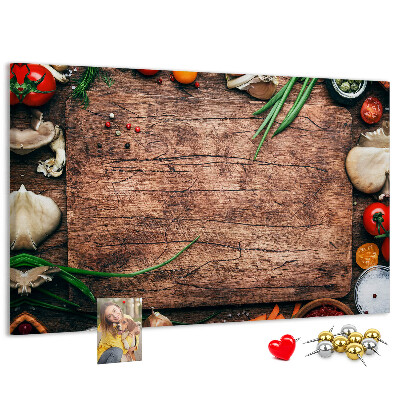 Panou din pluta Ingrediente naturale pe un fundal de lemn