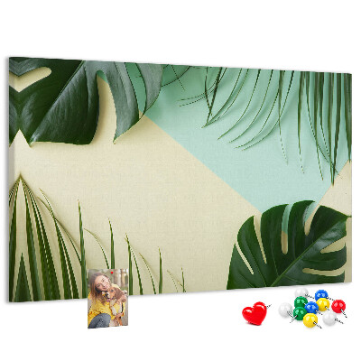Panou de pluta Frunze tropicale pe un fundal pastel