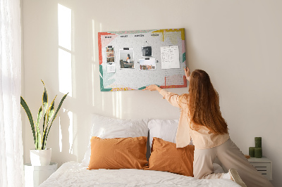 Panou din pluta Calendar floral cu accente colorate