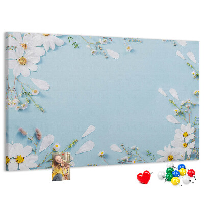 Panou de pluta Model floral pe un fundal albastru deschis