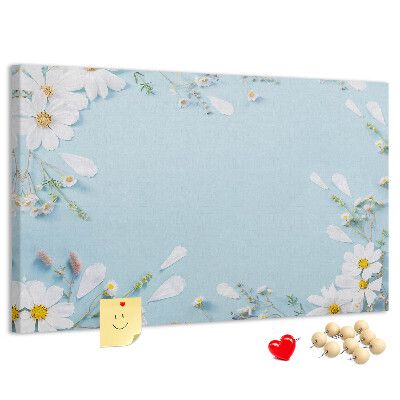 Panou de pluta Model floral pe un fundal albastru deschis