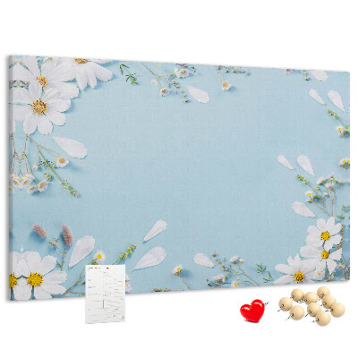Panou de pluta Model floral pe un fundal albastru deschis