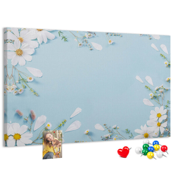 Panou de pluta Model floral pe un fundal albastru deschis