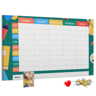 Panou din pluta Un plan săptămânal creativ cu accente colorate