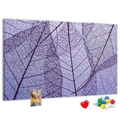 Panou din pluta Un model delicat de frunze pe un fundal violet