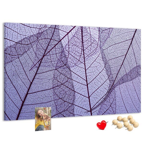 Panou din pluta Un model delicat de frunze pe un fundal violet