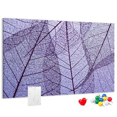 Panou din pluta Un model delicat de frunze pe un fundal violet
