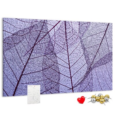 Panou din pluta Un model delicat de frunze pe un fundal violet