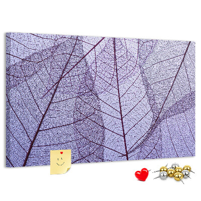 Panou din pluta Un model delicat de frunze pe un fundal violet