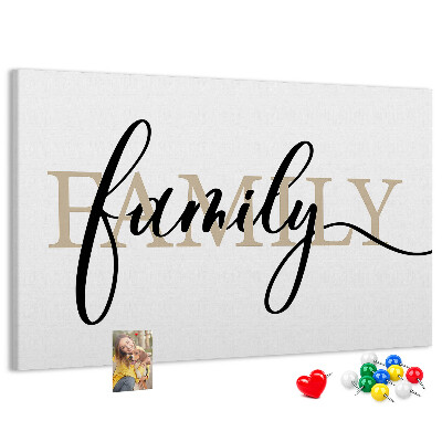 Panou de pluta Inscripție elegantă „familie” pe fundal alb