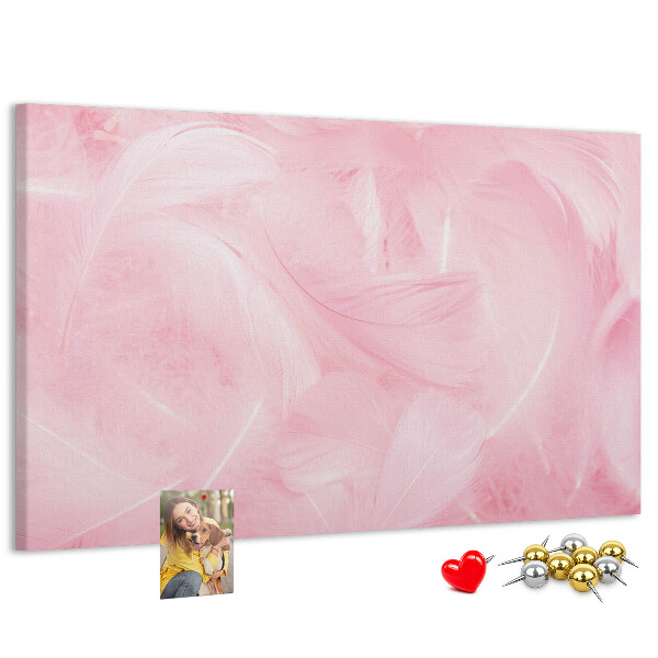 Panou de pluta Pene roz delicate pe fundal.