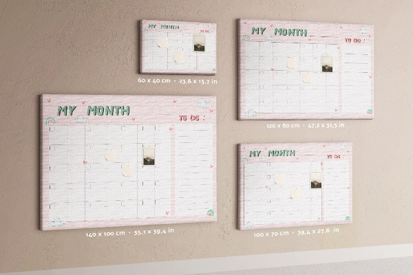 Panou din pluta Calendar roz cu nori și inimioare